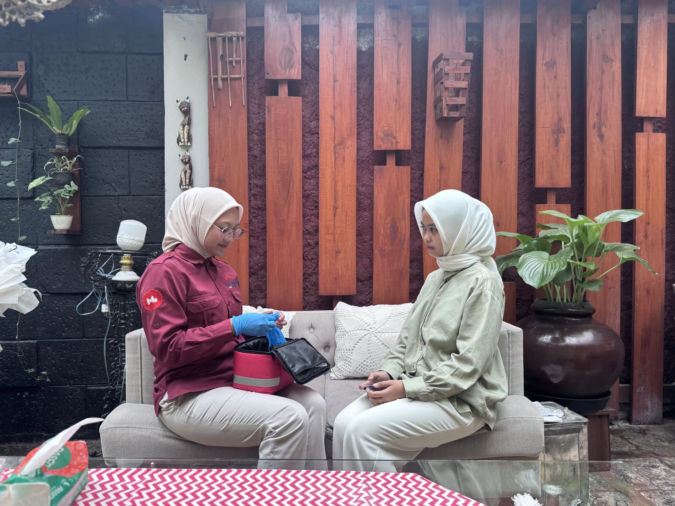 Proses pemeriksaan Go Lab di rumah